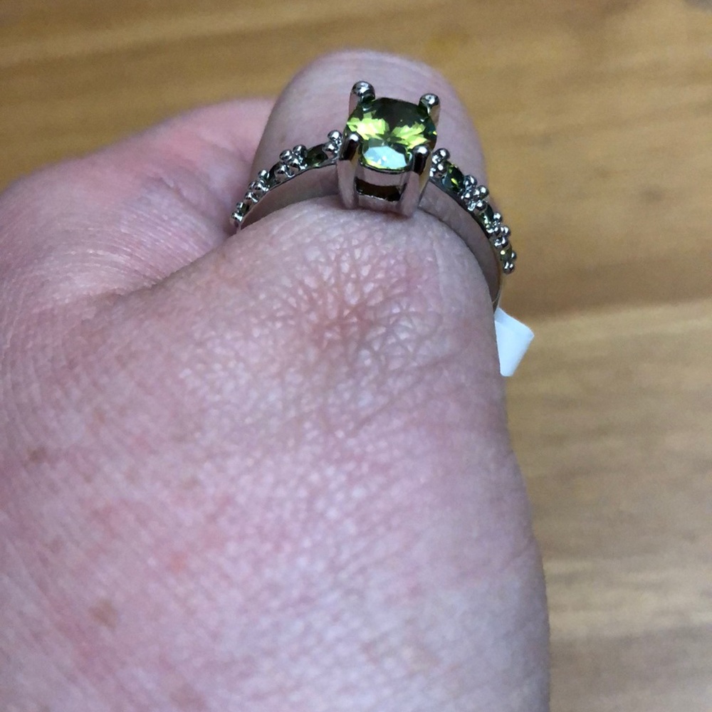 Ring - Picture 2 of 4